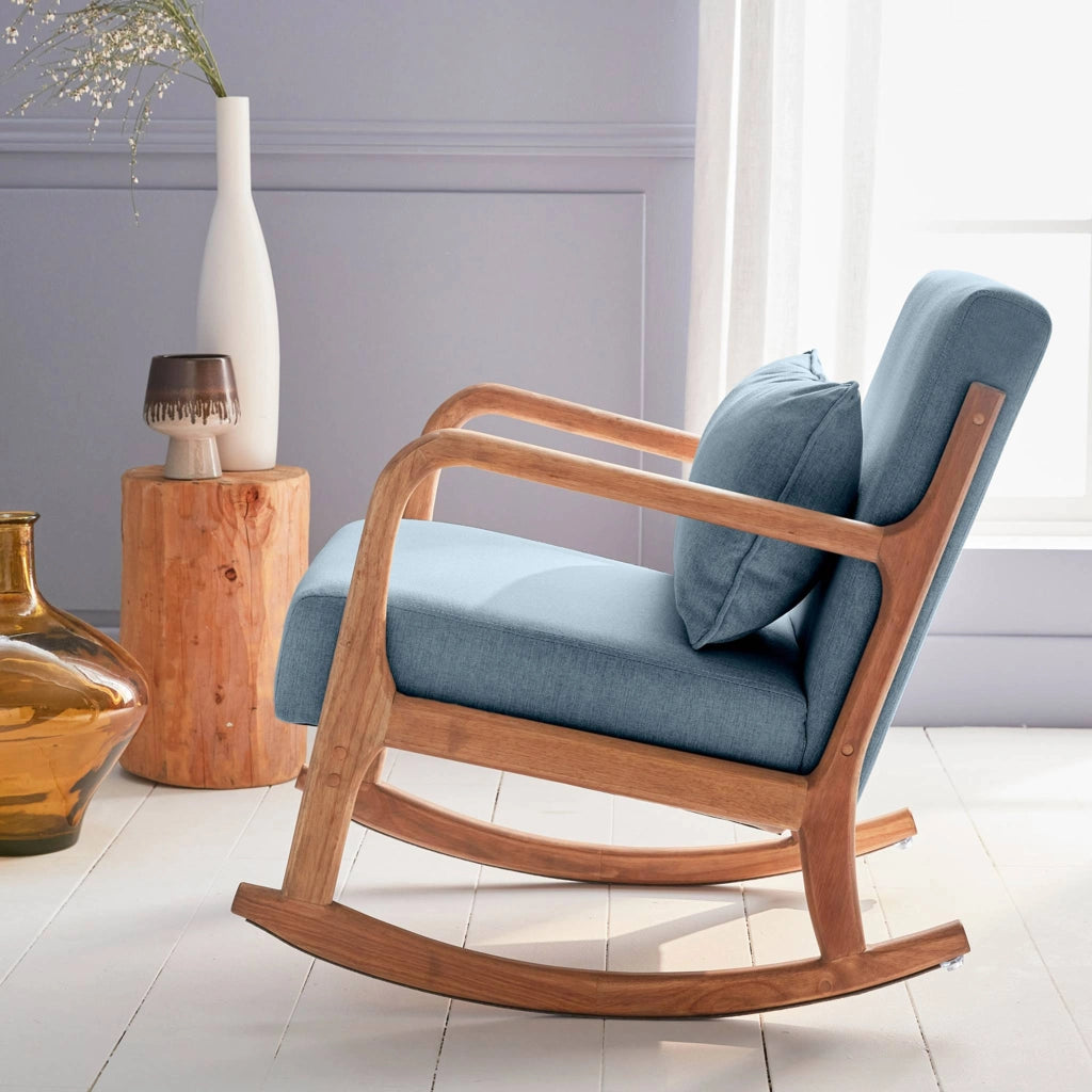 Poltrona scandinava a dondolo in legno e tessuto con braccioli, blu