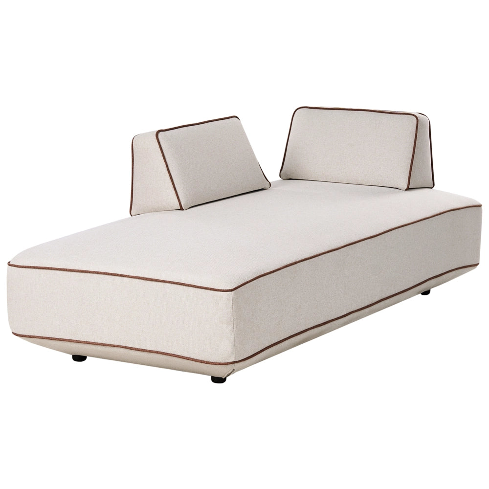 Chaise imbottita beige chiaro con cuscini da salotto confortevole stile moderno
