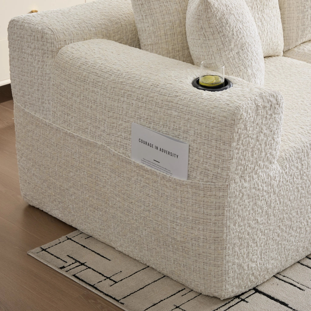 Divano componibile angolare a 3 posti in chenille beige con braccioli portaoggetti e tasche 261 × 165 × 80 cm