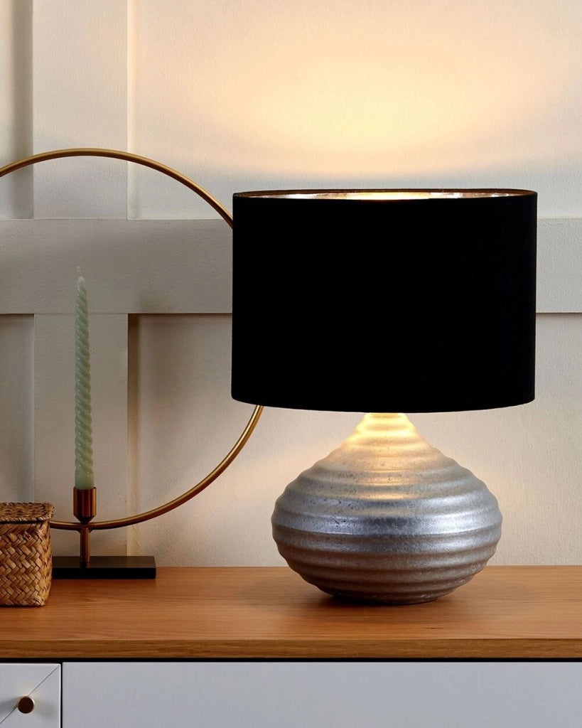 Lampada da Tavolo Argento Ceramica 42H cm Nero Policotone Paralume Base a Costine Moderna