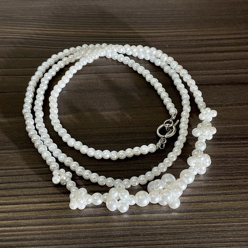 Collana vintage fatta a mano con perle e fiori, regalo di Natale o di compleanno.