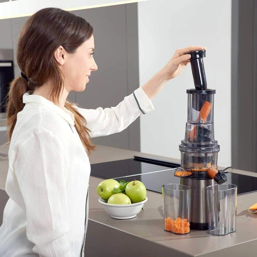 Black+decker bxje200e - estrattore di succo, estrazione lenta, 200w, 70 rpm, funzione inversa, imbocco da 80mm, sistema antigoccia, facile da pulire, finitura in acciaio inossidabile anti-impronta [classe di efficienza energetica a]