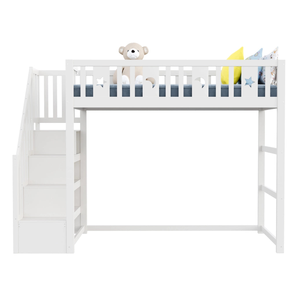 Letto a soppalco per bambini con scala, ripiani e decorazioni luna e stelle