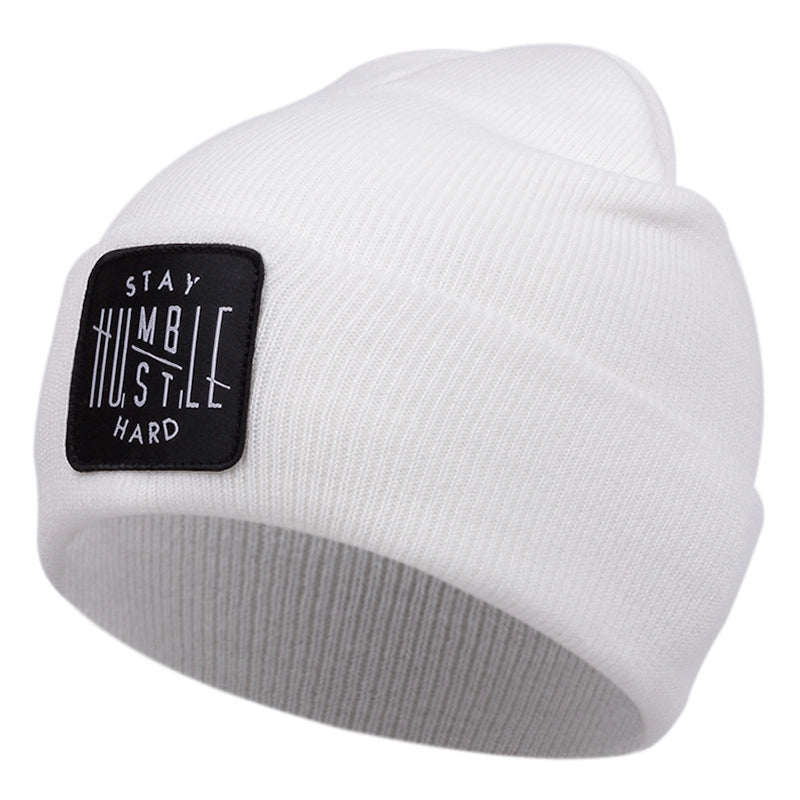 Cappelli invernali caldi lavorati a maglia con ricamo STAY, colore bianco