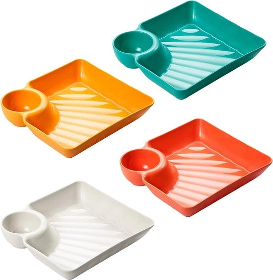 Tavoli snack per 4 persone - scatole per snack e dip - scatole per patatine fritte - scatole per antipasti - tavoli snack con contenitori - scatole per servire antipasti - scatole per dip e snack - notizie - cibi secchi - frutta secca - cibi in HTML.