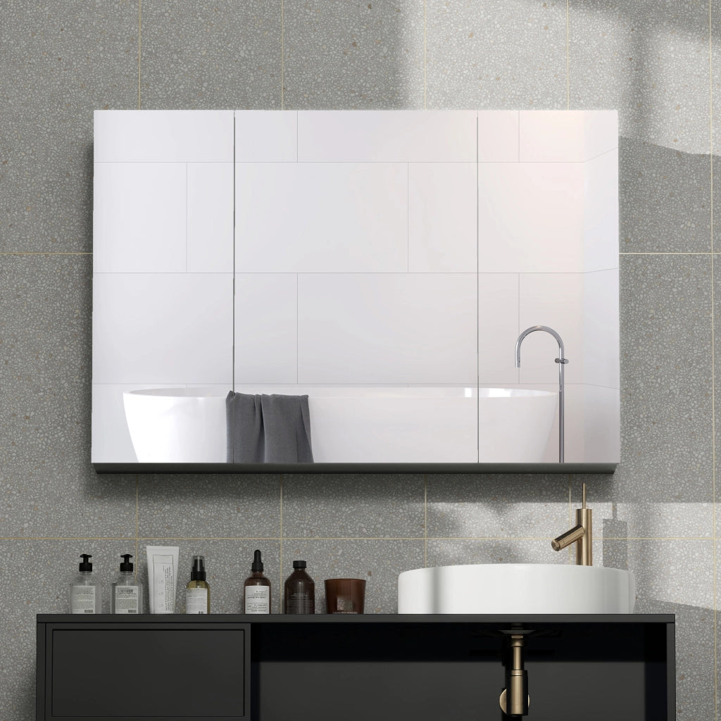 Armadio a muro per bagno con 3 ante specchio e ripiani regolabili ¨C Zephmum ¨C MDF grigio 90x60x15 cm