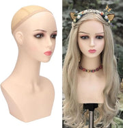 Testa femminile modello per parrucche e cappelli - manichino con testa di parrucca e occhiali.