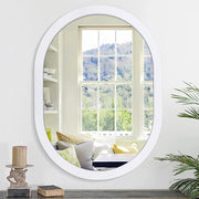 Specchio ovale a muro in legno per bagno e camera da letto, decorativo e funzionale.