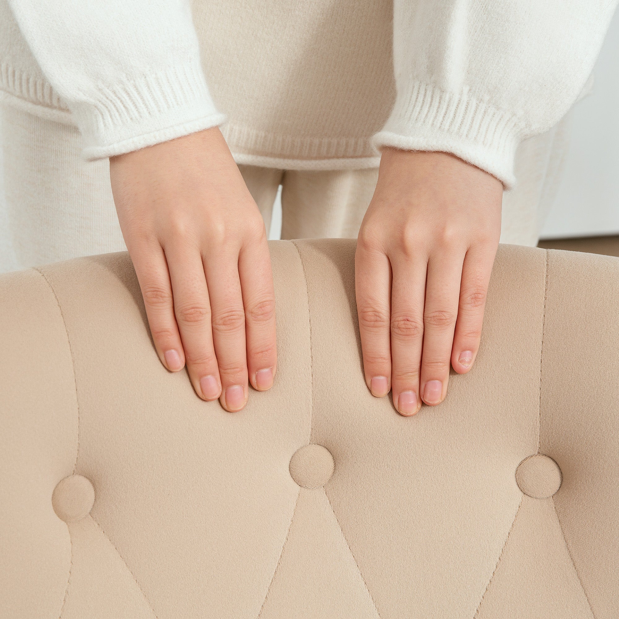 Poltrona da Soggiorno e Camera 60x66x79 cm Trapuntata a Bottoni in Velluto Beige