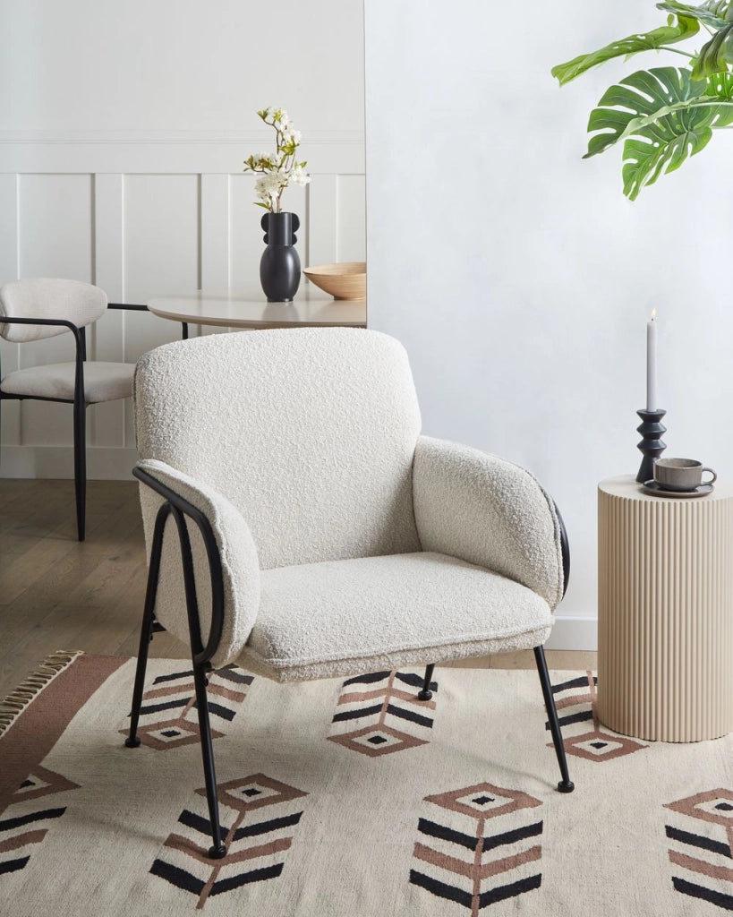 Poltrona Poliestere beige chiaro Imbottitura Struttura in metallo Secolo Moderno