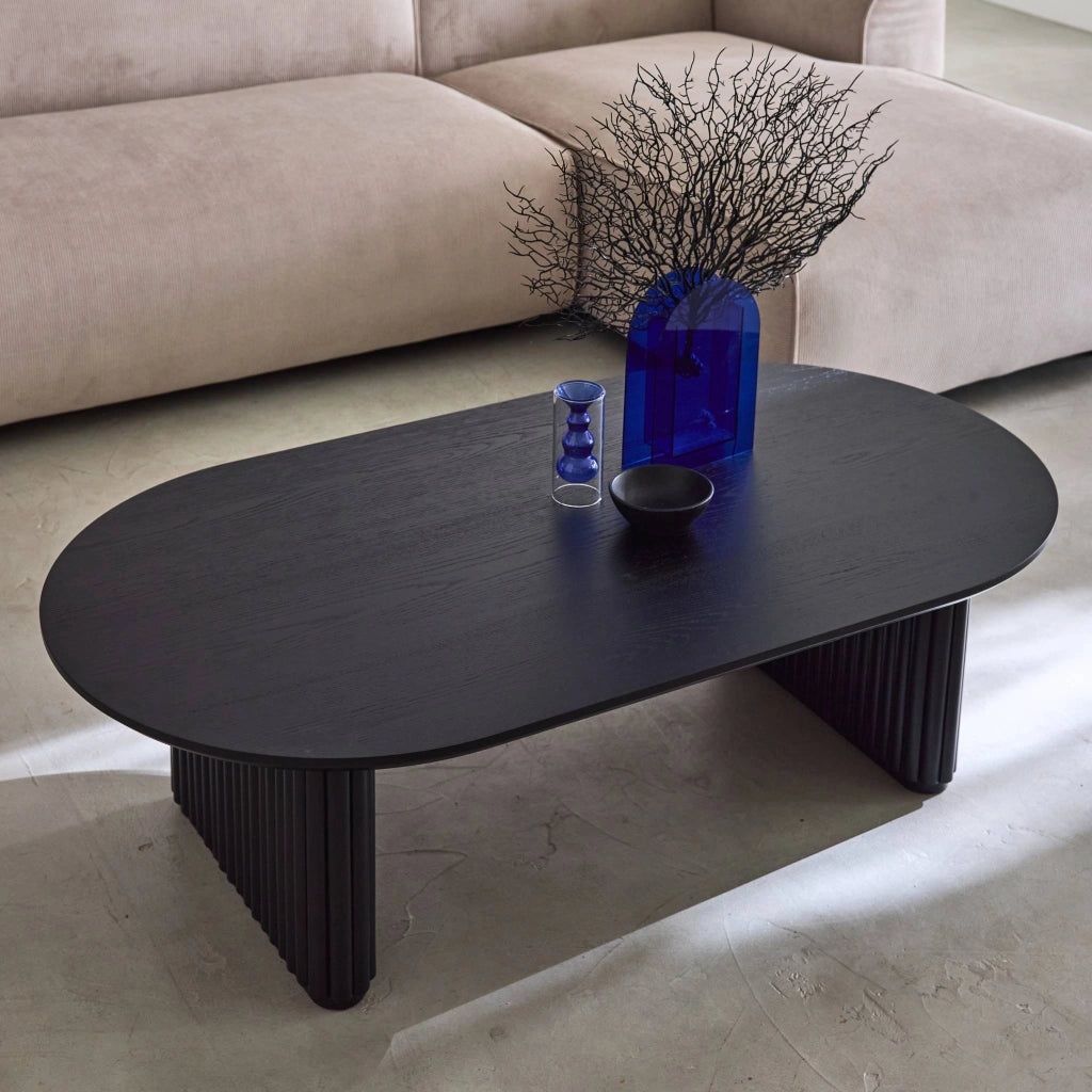 Tavolino ovale in legno di hevea placcato rovere, nero