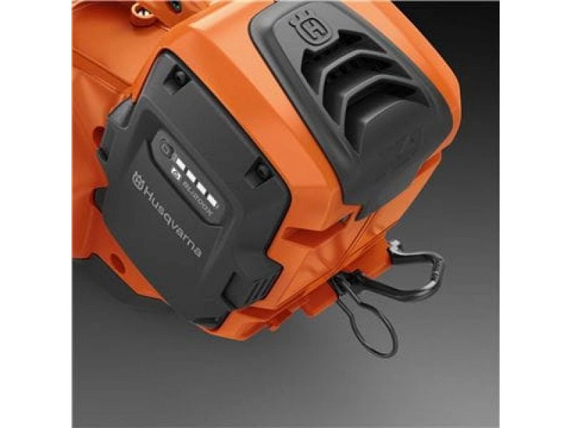 Motosega Husqvarna T540i XP batteria 36V barra 35cm motore brushless peso 2,5 kg