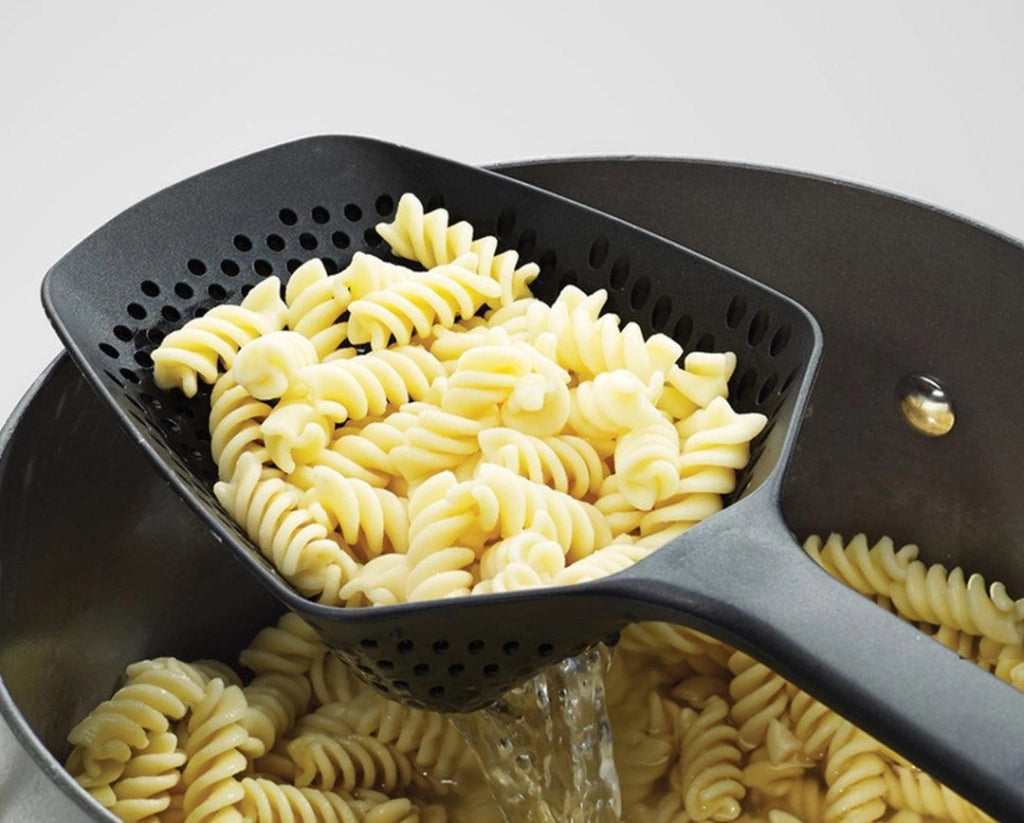 Joseph Joseph Scoop scolapasta Nero