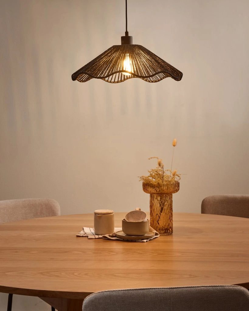 Lampada a sospensione con paralume in carta nera fatto a mano e base in metallo, stile rustico boho