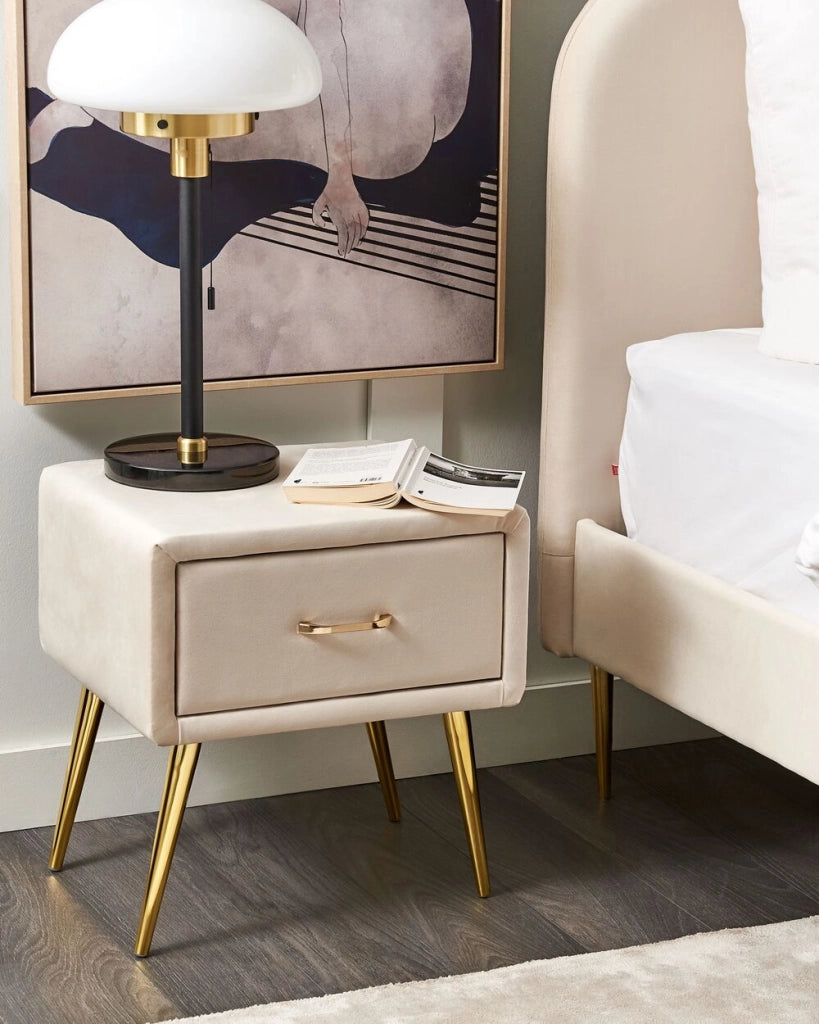 Comodino con rivestimento in velluto beige Comodino con 1 cassetto Mobili per camera da letto dal design minimalista