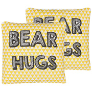 Set di 2 cuscini per bambini in cotone giallo 40 x 40 cm Abbracci dell'orso Stampa a triangolo modello quadrato per la cameretta