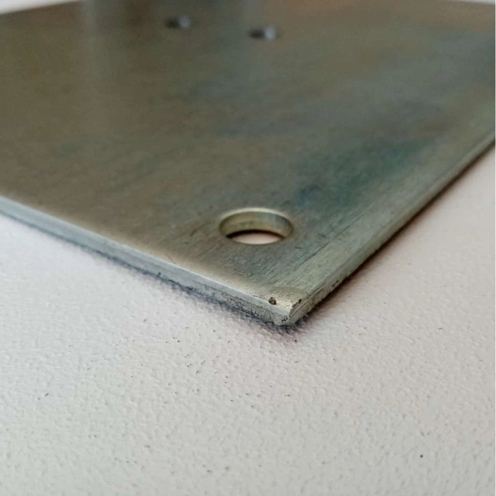 Piastra zincata 270x230mm per fissaggi a pavimento e muro