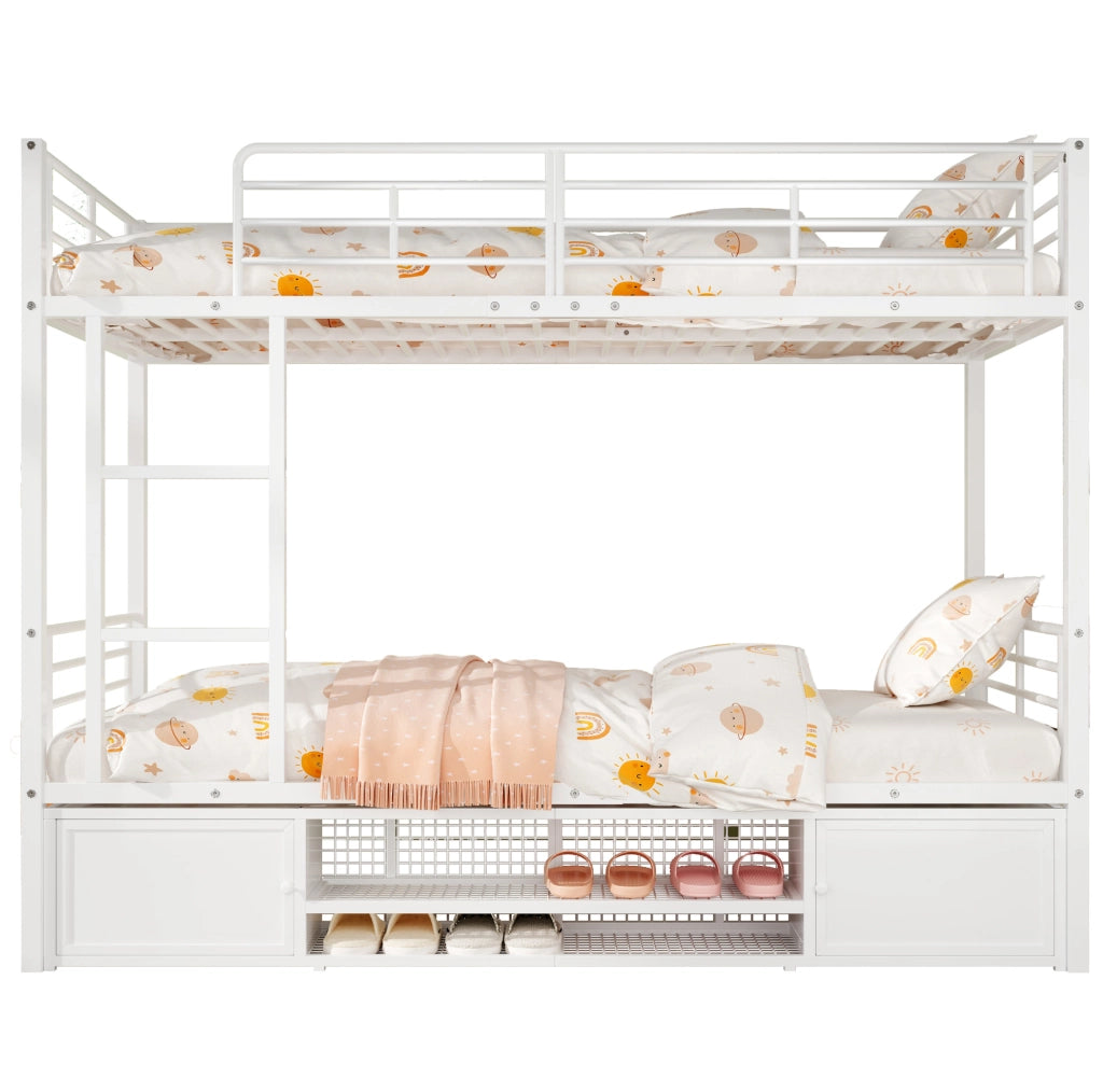 Letto a castello in metallo 90x200 cm bianco con scala; sponde; scarpiera e 2 armadietti