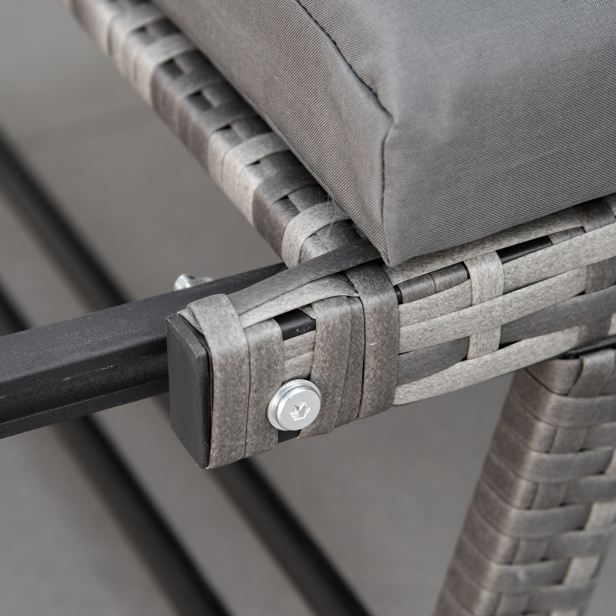 Divano da Giardino 2 Posti con Imbottitura e Braccioli Ribaltabili 129x63x67 cm in Rattan Grigio