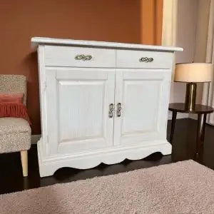 Credenza madia Alberta in legno 2 ante bugnate bianco anticato con zocolo sagomato