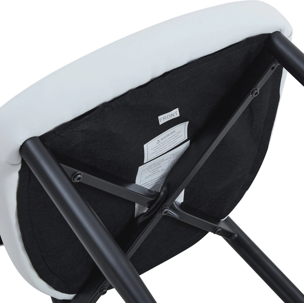 Sedie da pranzo moderne in PU bianco con gambe in metallo nero; set da 2; 72 x 65 x 47;5 cm