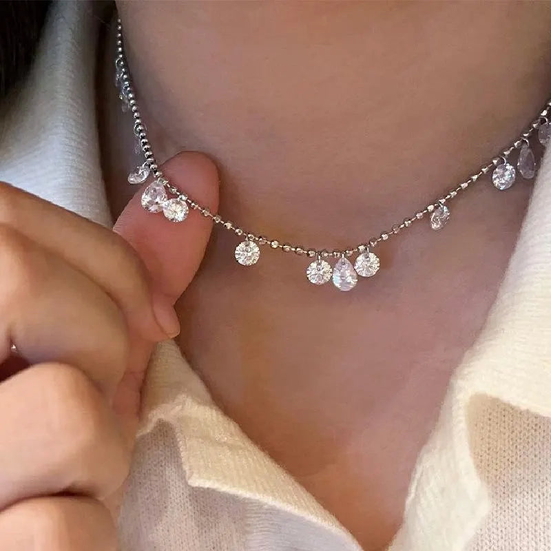 Collana con gypsophila e diamanti fatta a mano, regalo di Natale o di compleanno.