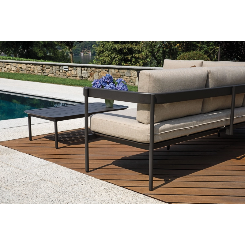 Salotto Angolare Torvaianica In Alluminio Antracite - Due Pillow Ruggine E Uno A Righe Moia