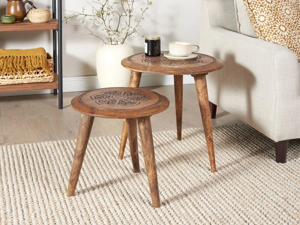 Set di 2 tavolini in legno di mango scuro Tavolino decorativo per il caffè Piccolo arredamento per il soggiorno Design orientale