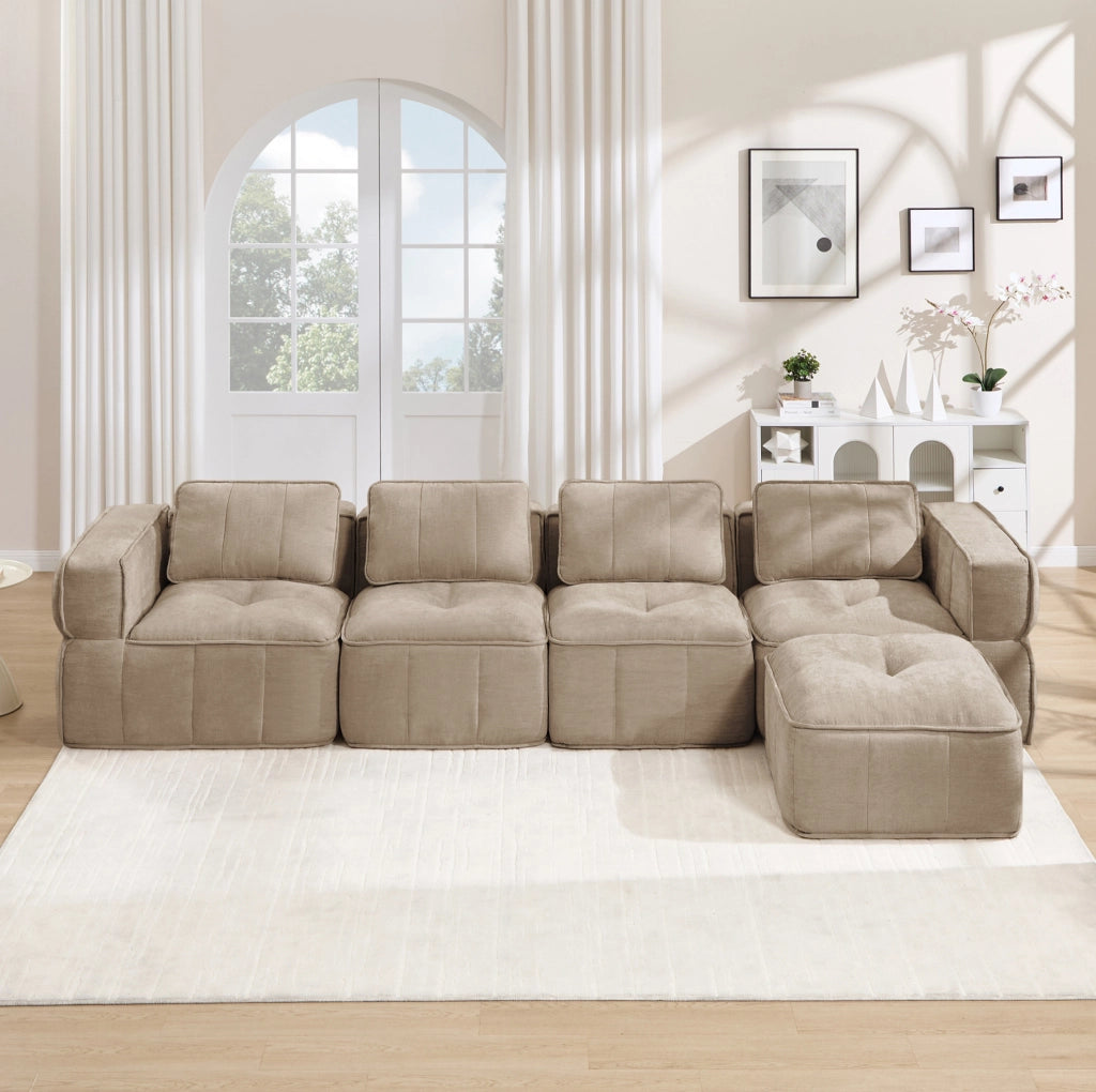 Divano modulare angolare con pouf 344x162x67 cm in poliestere; color sabbia