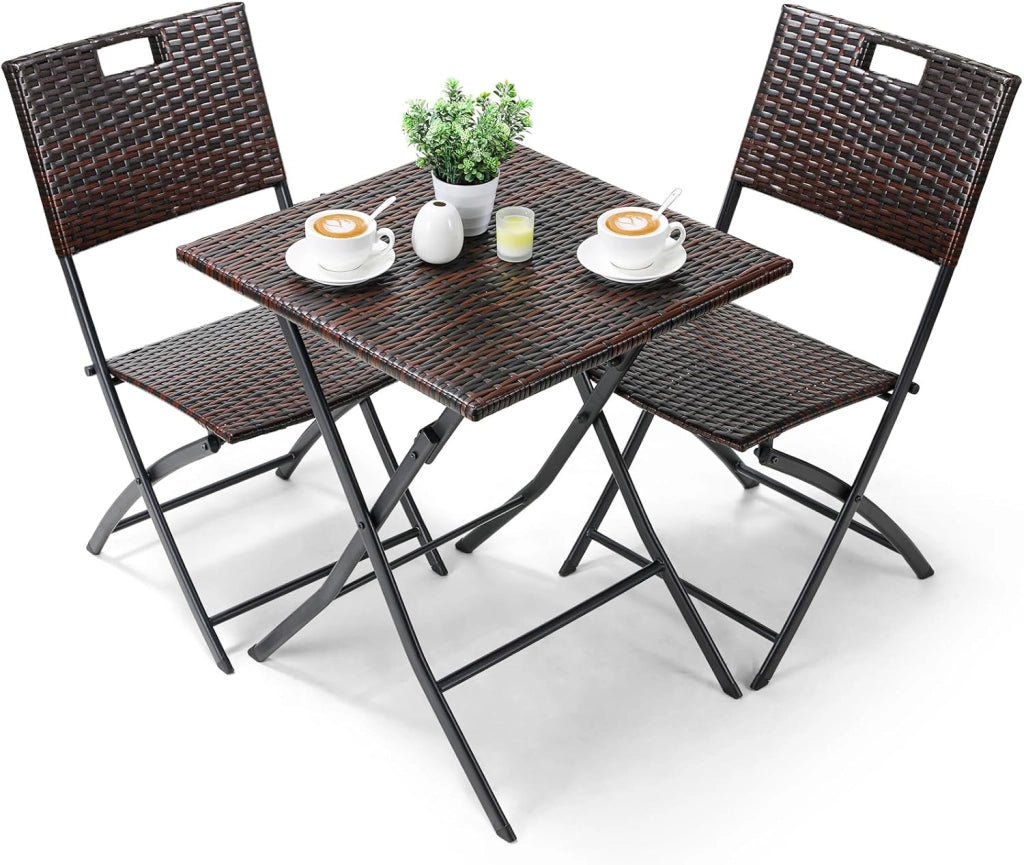 Set di Mobili da Balcone Pieghevole da 3 Pezzi, Mobili da Bistrot, Set Giardino in Rattan, 1 Tavolo e 2 Sedie, Sedia Pieghevole per Balcone, Giardino e Terrazza, Marrone