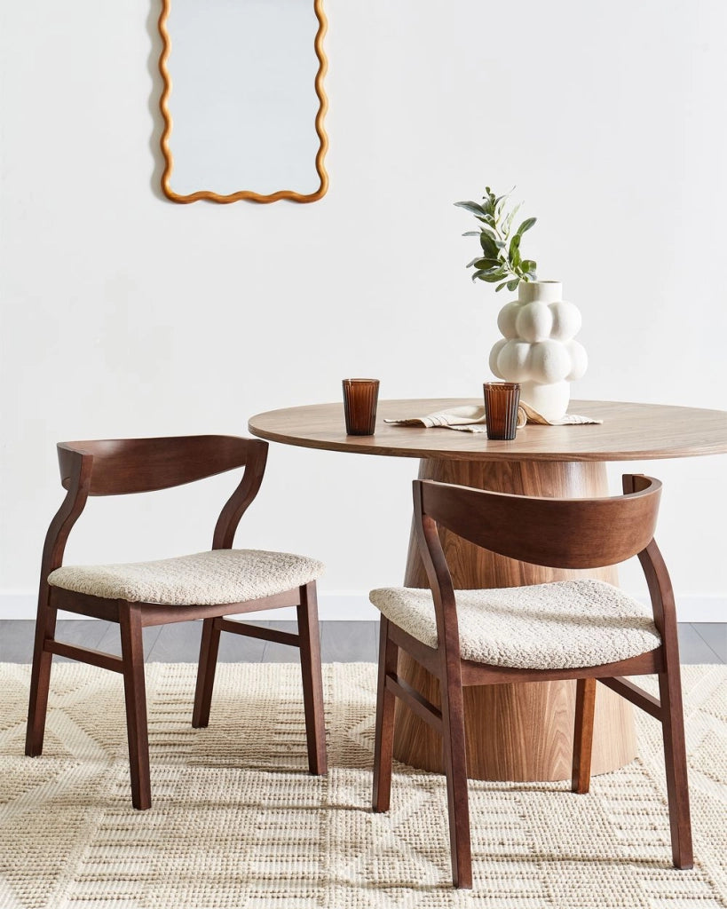 Set di 2 sedie da pranzo in legno scuro e compensato beige in tessuto boucle di poliestere Gambe in legno di gomma Stile tradizionale retrò