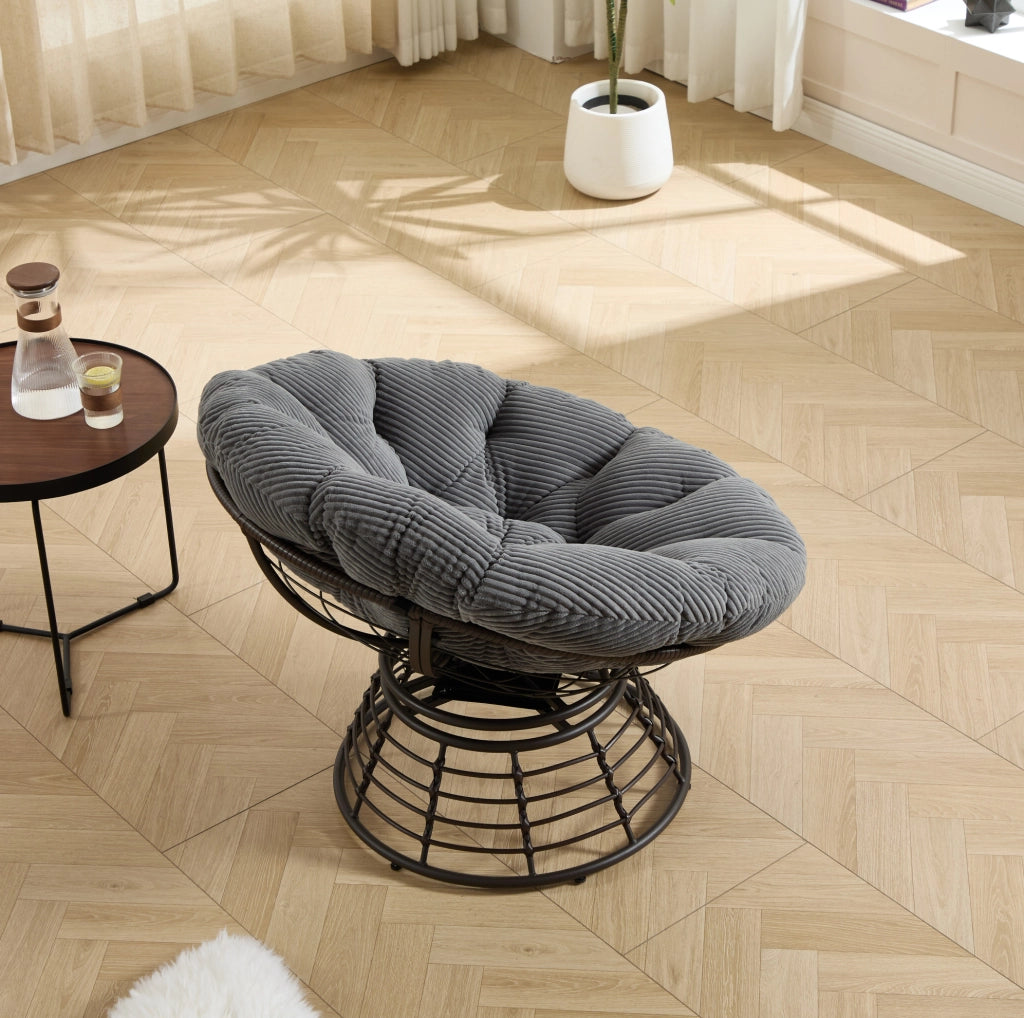 Poltrona Papasan girevole con cuscino grigio e struttura marrone