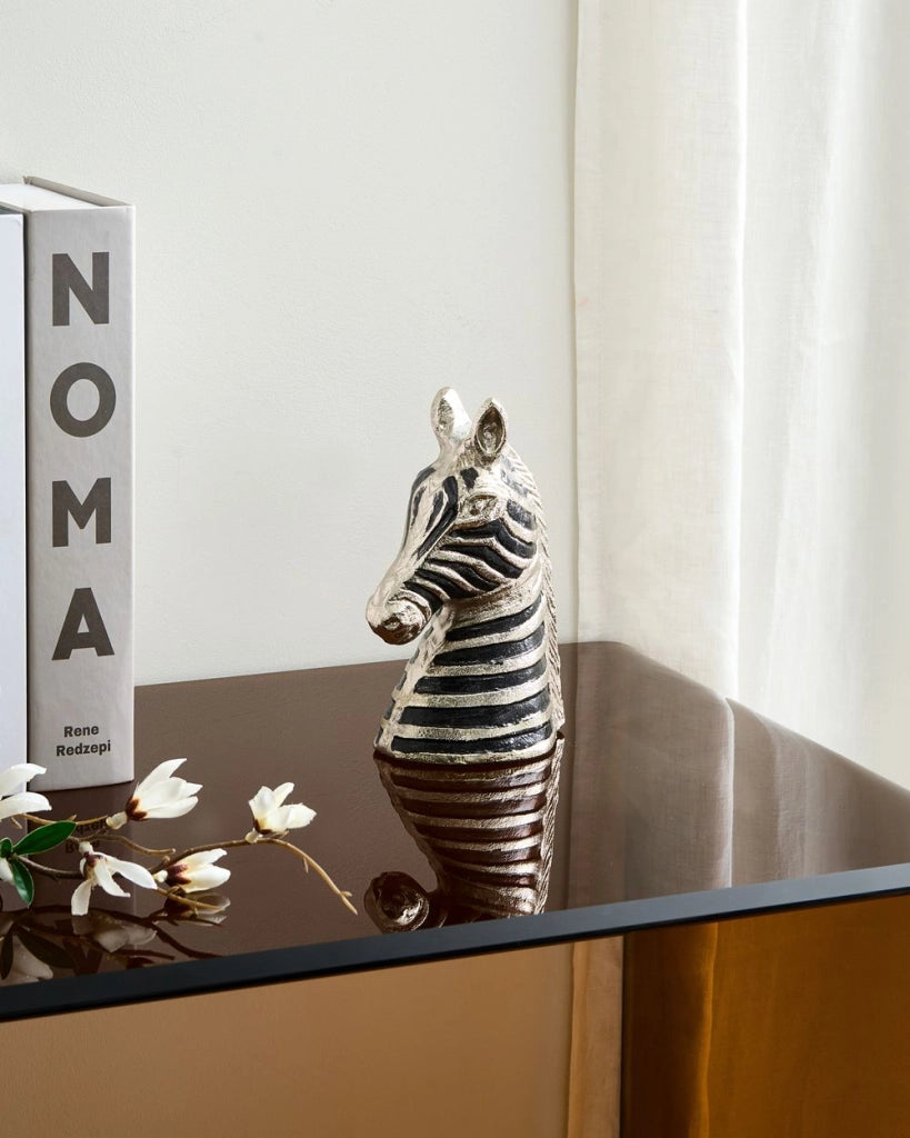 Figura decorativa in metallo argentato Ornamento a forma di zebra per la visualizzazione di ornamento decorativo