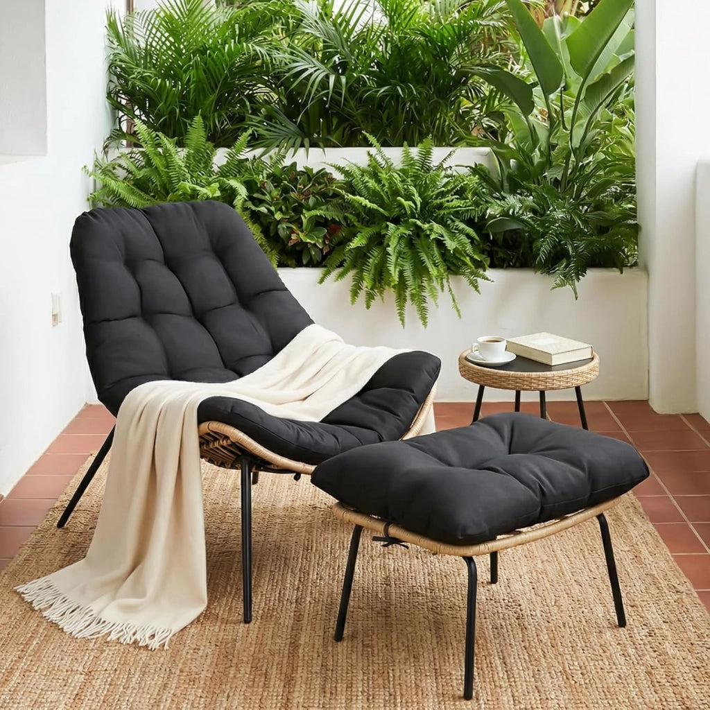 Sedia a sdraio con sgabello, in rattan, resistente alle intemperie, fino a 120 kg, poltrona da balcone con cuscino rimovibile, cuscino impermeabile, per giardino, balcone, soggiorno, cortile