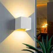Applique lampada design moderno a led cob forma cubo 6w bianco con luce calda 3000K