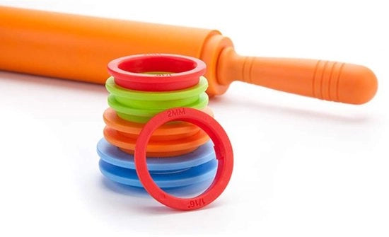 Impastatrice Adattabile - Antiscivolo in Silicone - 45cm - Inclusa 4 Anelli - Adatta per Pizza, Torta, Biscotti - Multifunzione - Attrezzo da forno