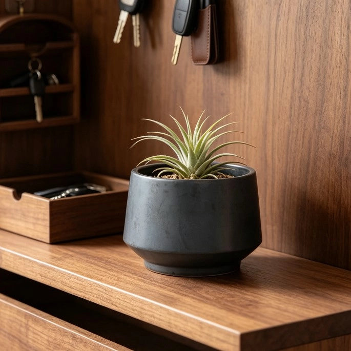 Fioriera in ceramica fatta a mano finitura opaca nera con fori di drenaggio per interni e balcone Ø 22 cm