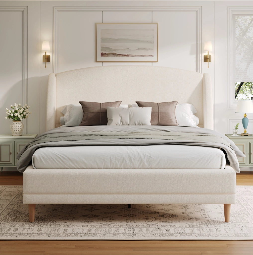 Letto imbottito in bouclé bianco con testiera wingback