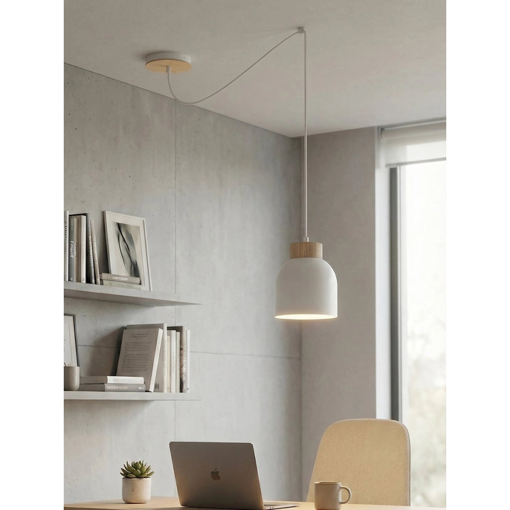 Lampada a sospensione KRU in acciaio bianco opaco e legno