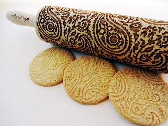 Deegroller con motivi floreali per biscotti fatti in casa. Deegroller con motivi floreali. Deegroller con motivi floreali per cucina casalinga, biscotti di Alcis Crafts.