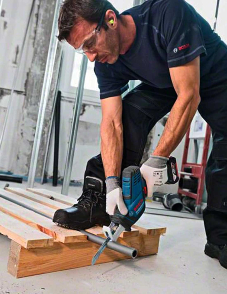 BOSCH Kit 18V BK501BAG (GSA 18 V-LI C + GST 18 V-LI S + GKS 18 V-LI + GSB 18V-21 + GDR 18V-160 + 2 x 4,0 Ah + GAL18V-40 + Borsa)