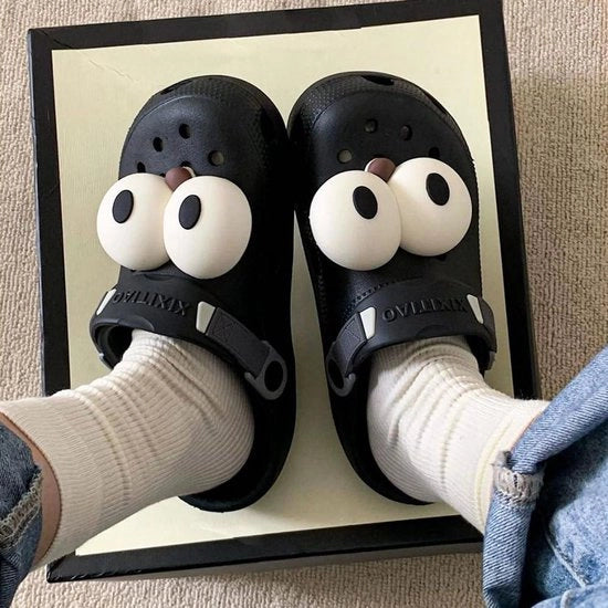 Decorazione per scarpe con occhi grandi e cartoni animati con possibilità di personalizzazione.