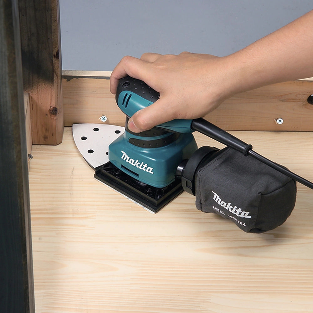 Levigatrice orbitale Makita 200W per aree difficili da raggiungere - BO4565