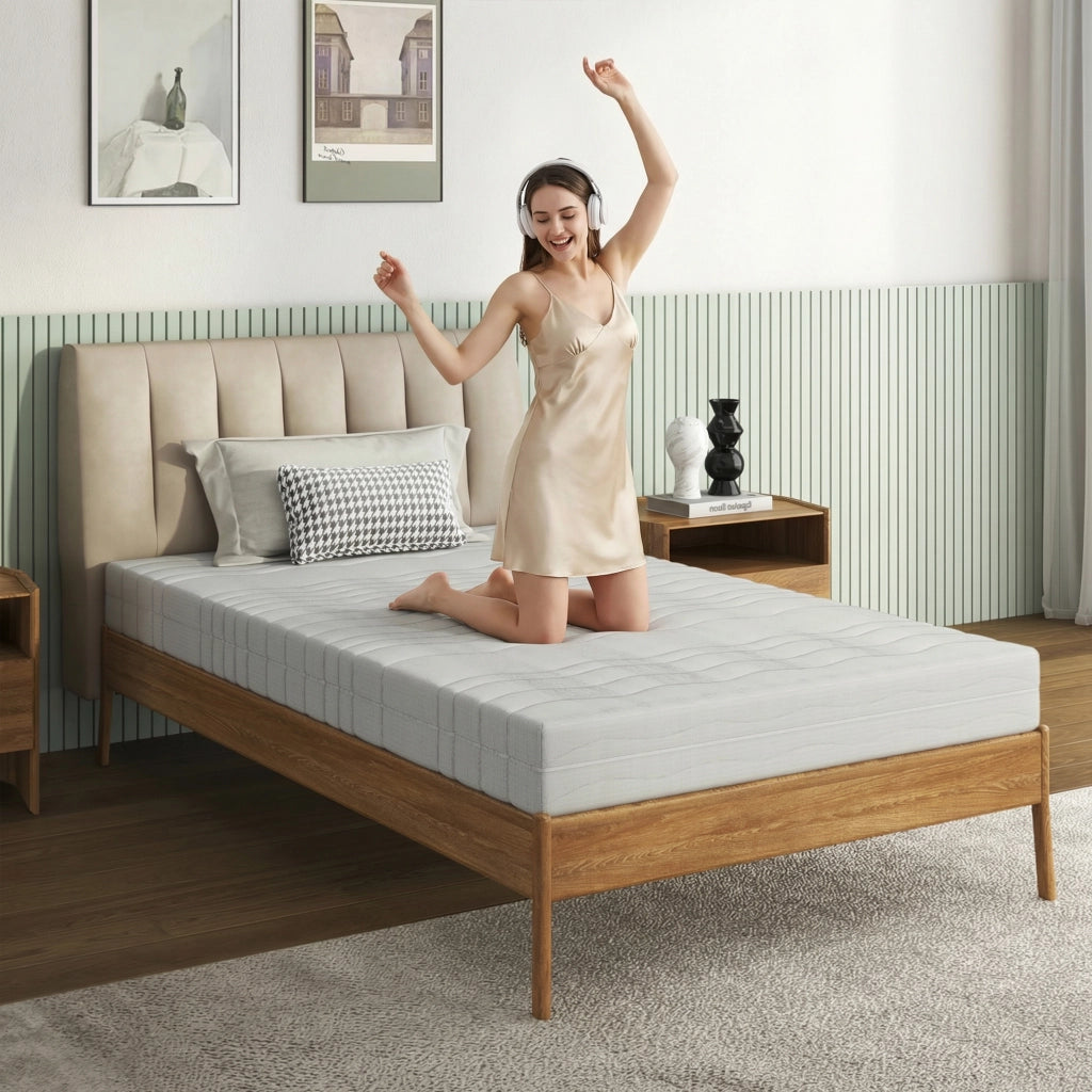 Materasso matrimoniale 160 × 200 cm in schiuma D25, profilo ergonomico, rivestimento 3D traspirante bianco