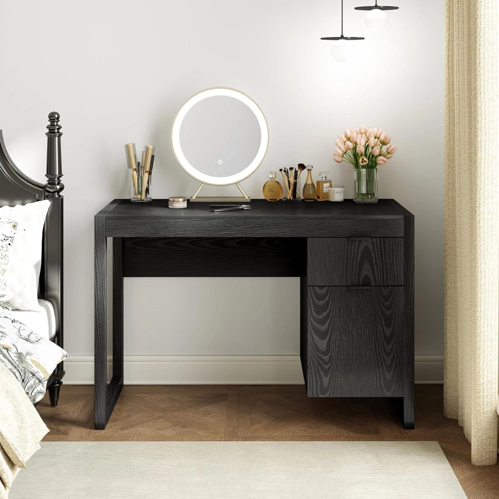 Scrivania Moderna per Computer, Postazione di Lavoro con Armadietto e Cassetto, Design Semplice ed Elegante, Scrivania con Superficie Liscia, Ideale per Casa e Ufficio (Nero)