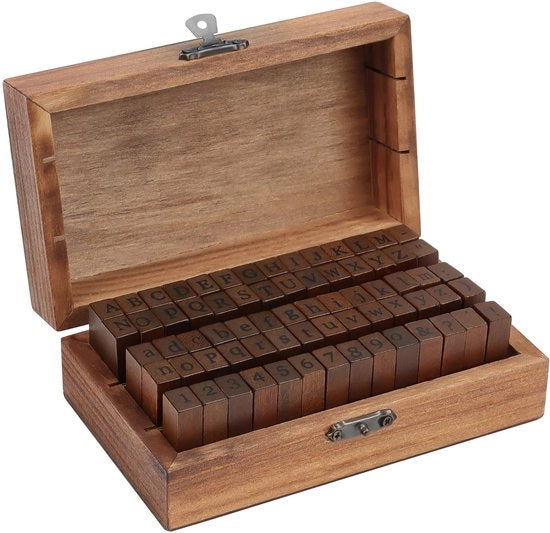 Set di timbri in legno 70 pezzi - Alfabeto/Numeri/Simboli - Multifunzionale - Cassetto di conservazione vintage - Dimensioni 3,8 x 0,8 x 1,2cm