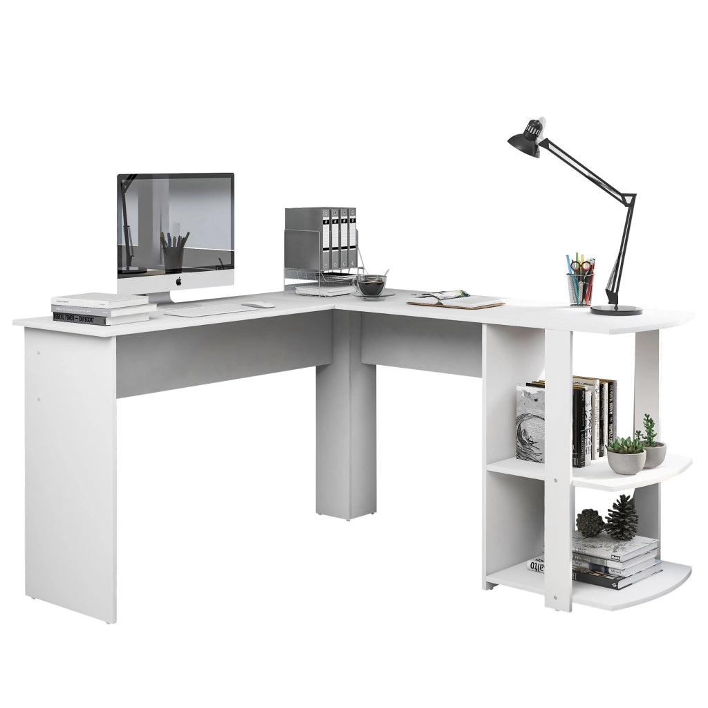 Scrivania angolare a L 140 cm bianca con 2 ripiani, piano in truciolare, H75 cm