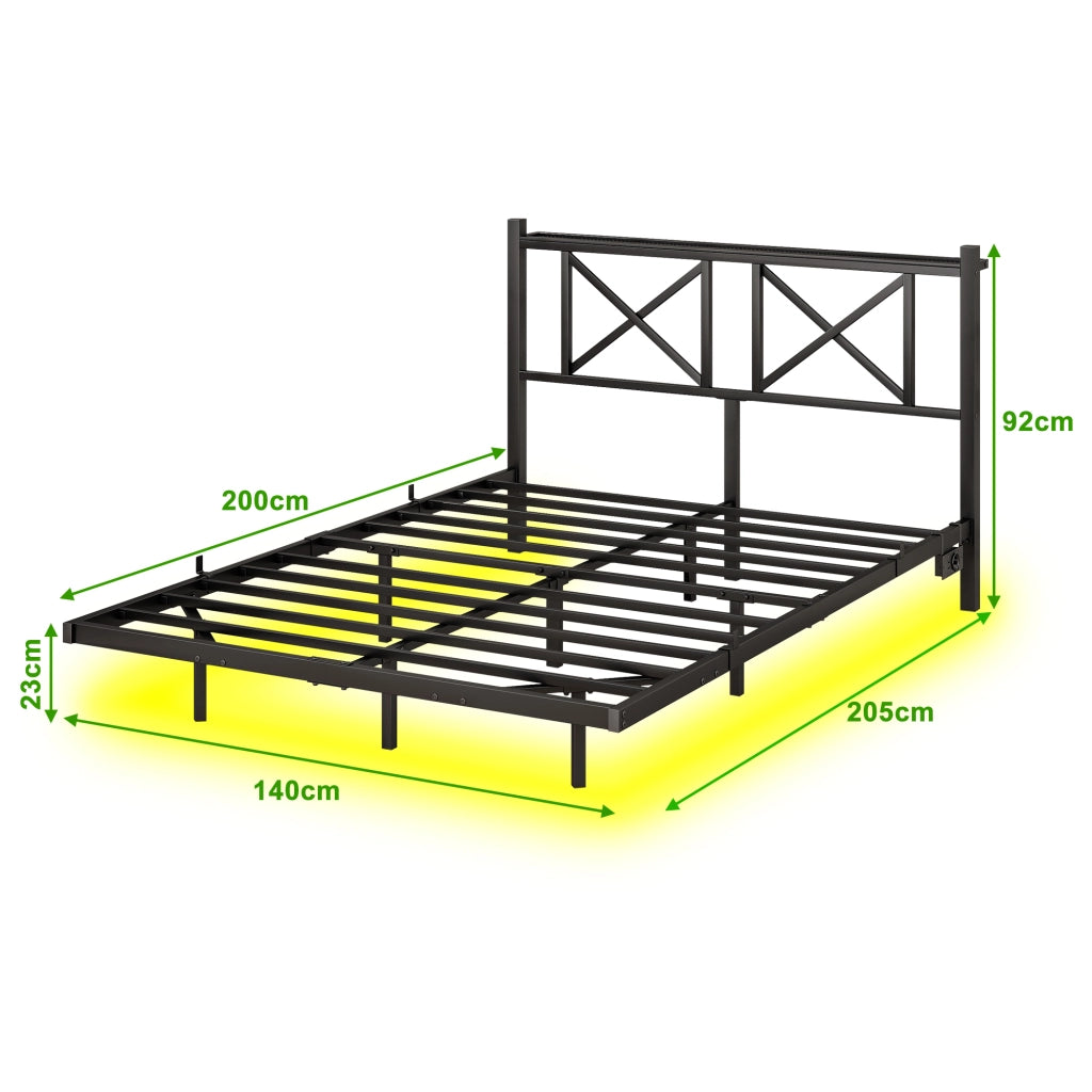 Letto matrimoniale 140 × 200 cm con illuminazione LED, stazione di ricarica USB, senza materasso, in metallo nero
