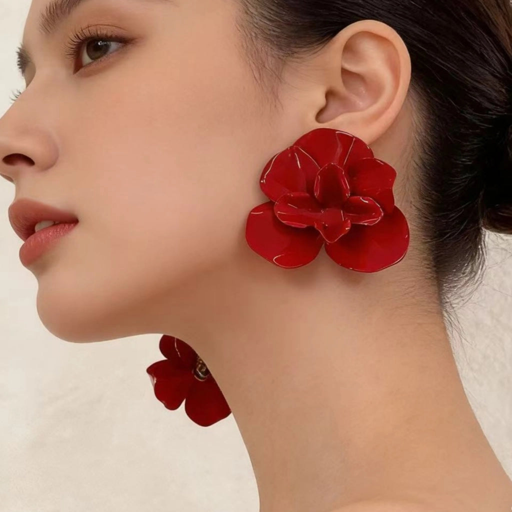 Orecchini a forma di rosa rossa