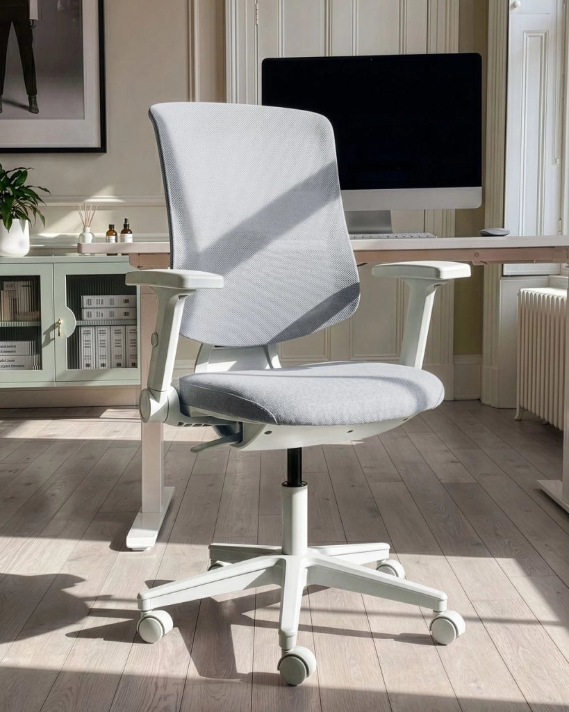 Sedia da ufficio in tessuto e rete bianco, schienale e braccioli regolabili, design moderno, per l'ufficio domestico